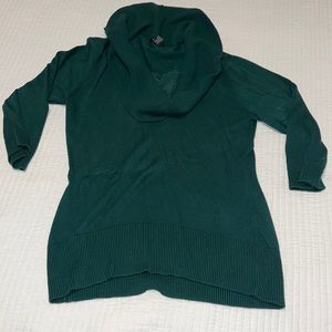 Green turtle neck top